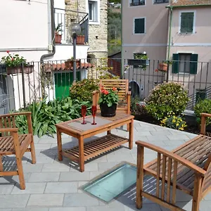  Appartamento Monolocale Con Giardino E Parcheggio Privato Citra Zero Zero Ottanta Trentuno Lt 0281 Italia